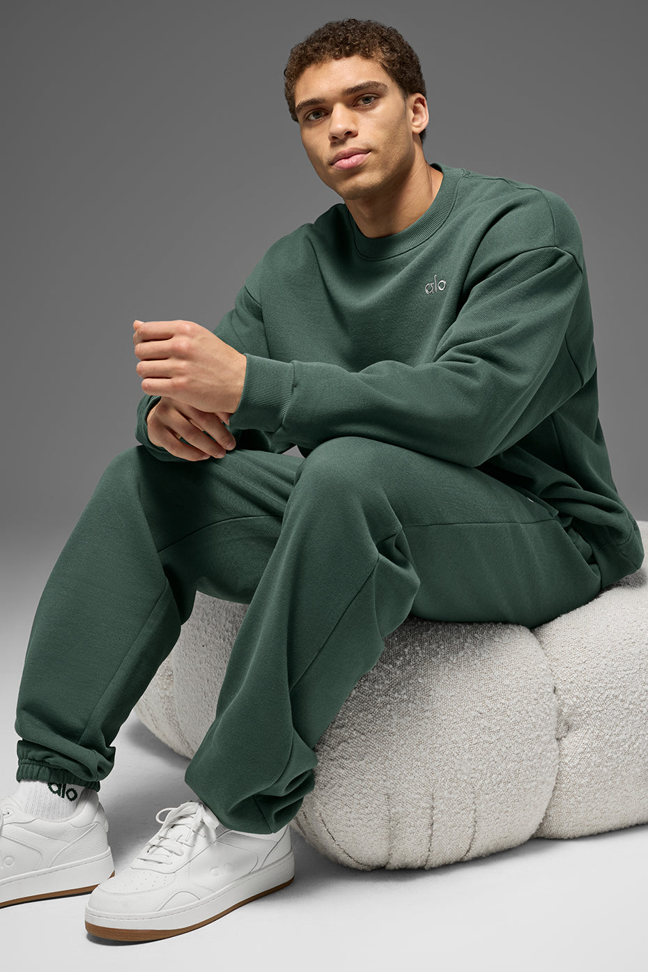 Accolade Crew Neck Pullover - Clover Green Man
