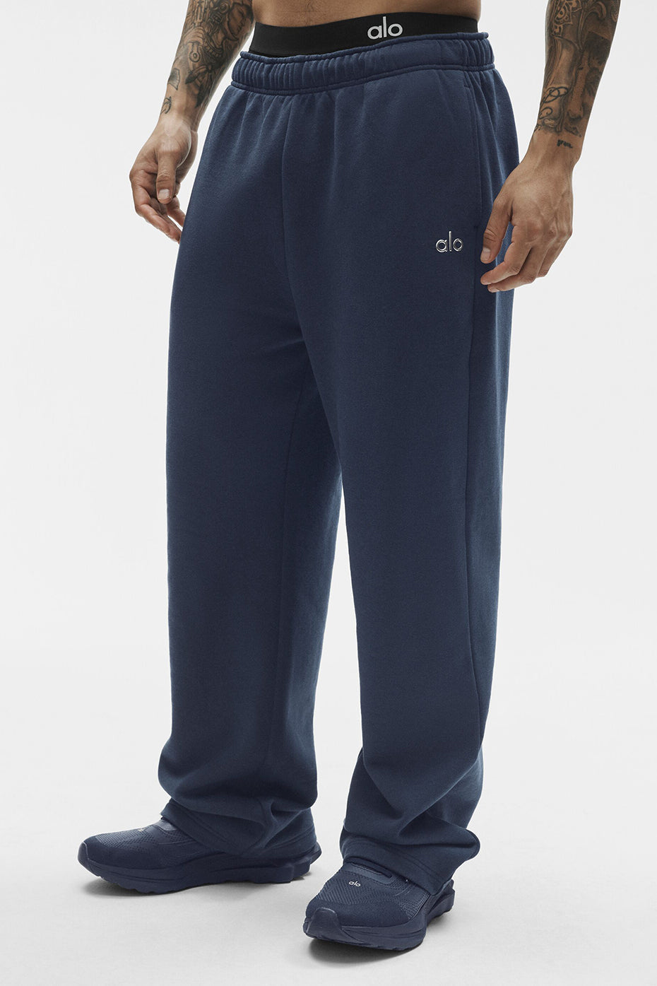 Accolade Straight Leg Sweatpant - Navy Man