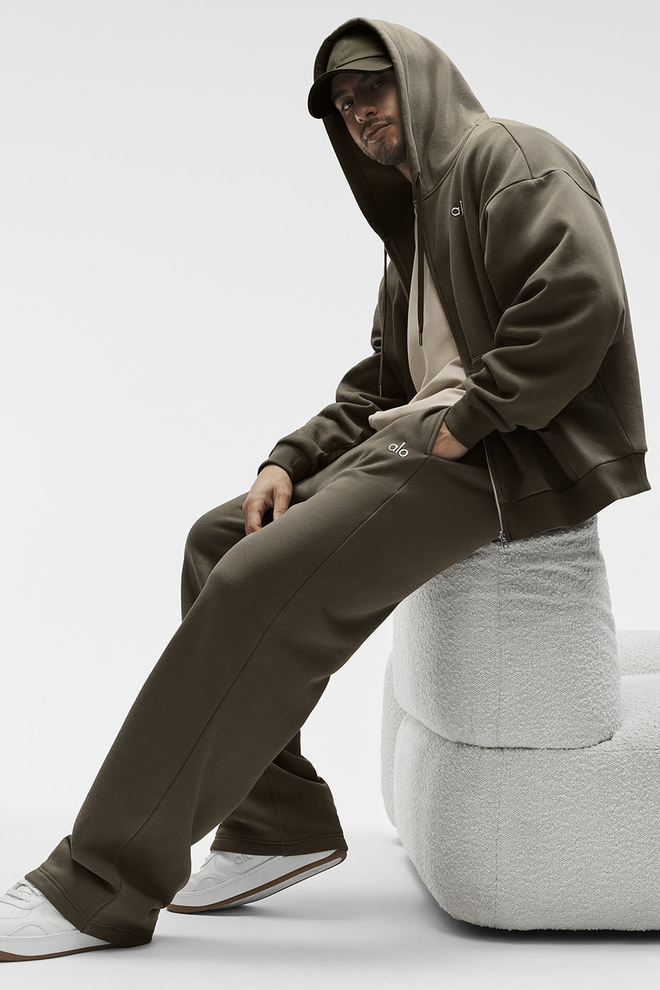 Accolade Straight Leg Sweatpant - Olive Tree Man