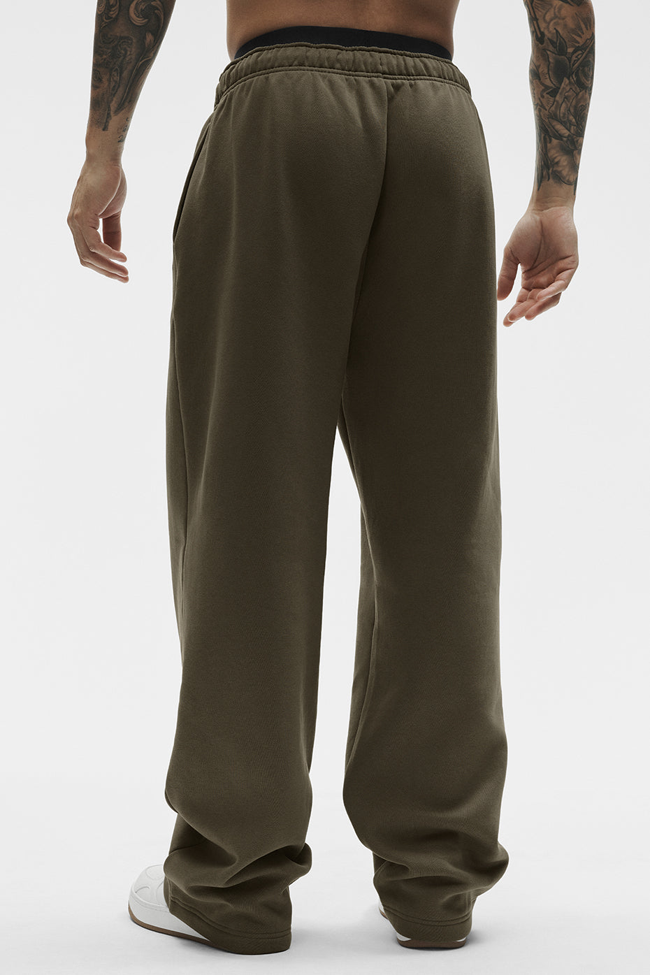 Accolade Straight Leg Sweatpant - Olive Tree Man