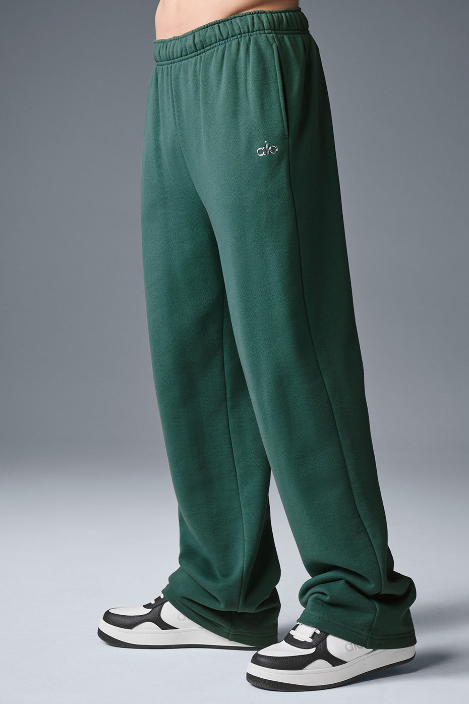 Accolade Straight Leg Sweatpant - Winter Ivy Man