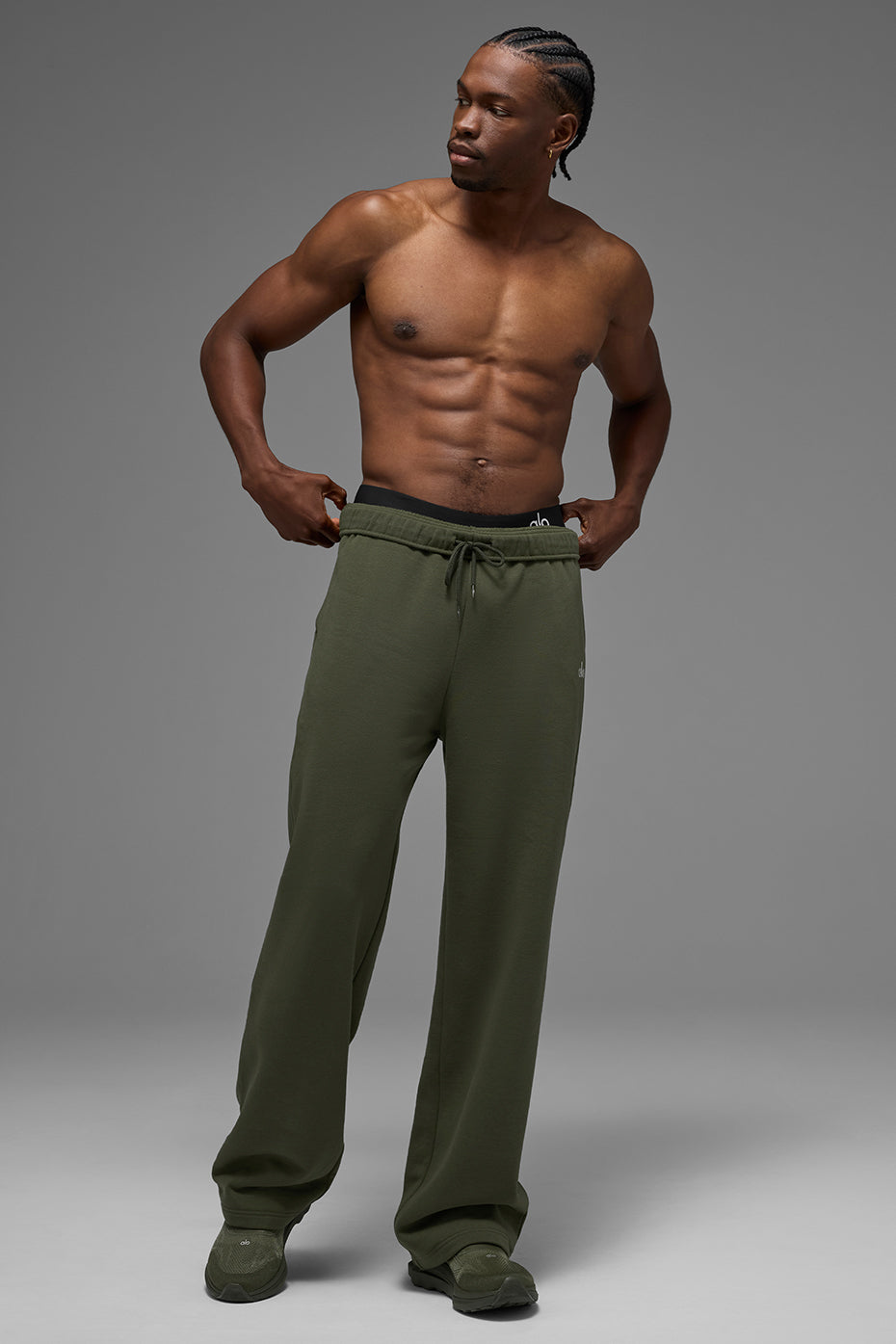 Accolade Straight Leg Sweatpant - Green Olive Man