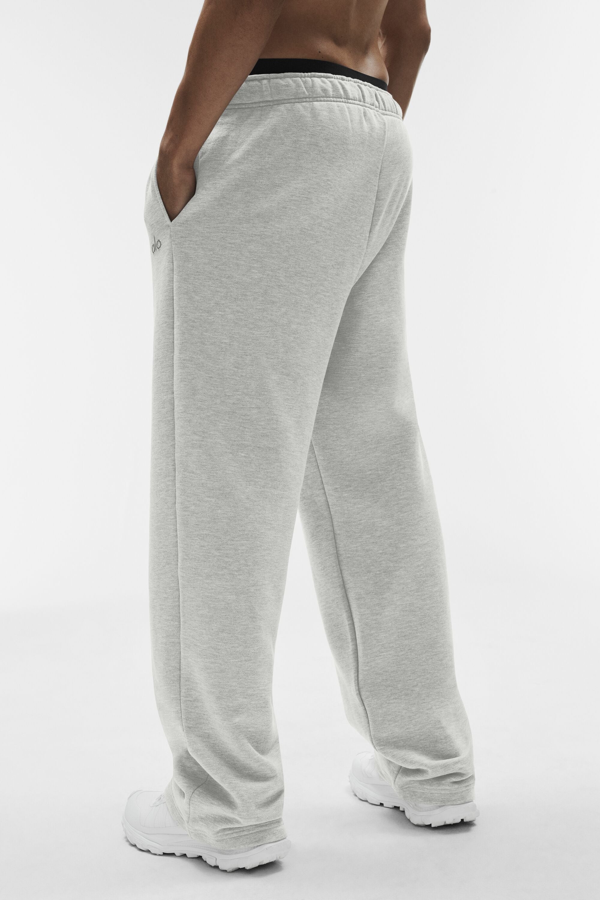 Accolade Straight Leg Sweatpant - White Heather Man