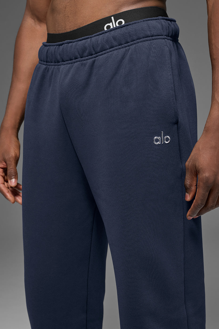 Accolade Sweatpant - Navy Man