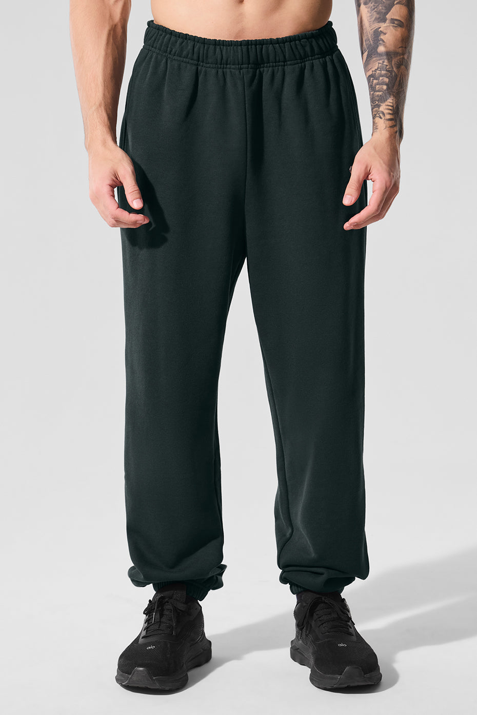 Accolade Sweatpant - Charcoal Green Man