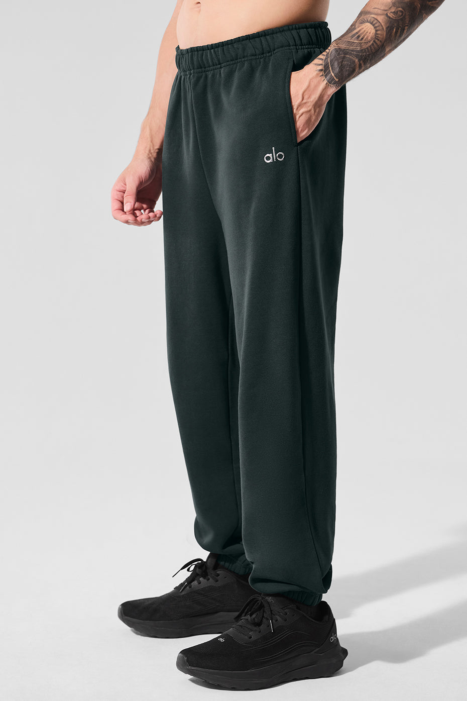 Accolade Sweatpant - Charcoal Green Man